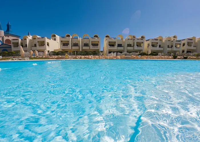 Buki-gravity-homes, Ap No2, Seaview , Heated Pool, 5 Star Gravity Sahl Hasheesh-for Guests With Nonegyptian Passports Gurdaka